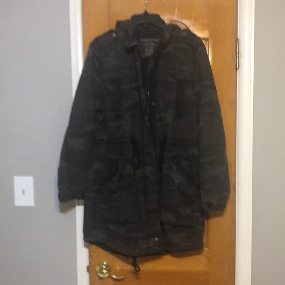 American Eagle camo parka.Unfortunately I do not have the faux fur hood. Worn 1x
